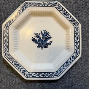 Set of 4 Vintage Independence Ironstone Dinner Plates
